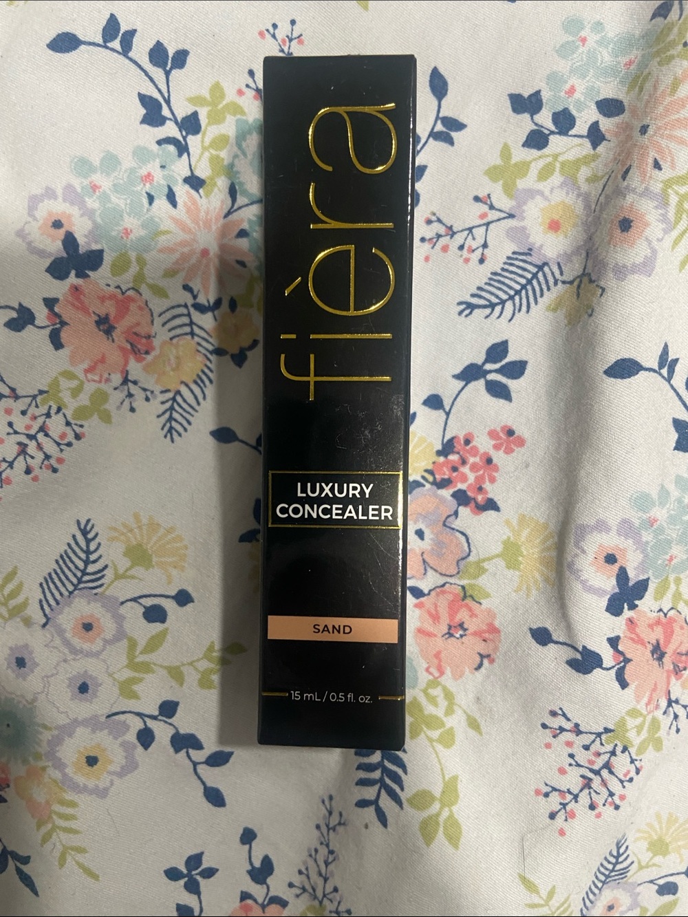 Luxury Concealer - Sand (Women's Skincare)